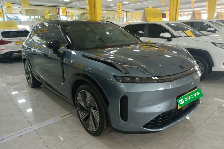 Used Lynk & Co 08 EM-P 2023 220km All-Wheel-Drive Performance Halo Front Right 45 Deg
