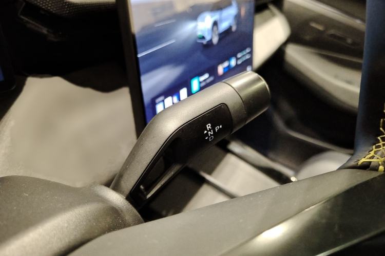 Used Lynk & Co 08 EM-P 2023 220km All-Wheel-Drive Performance Halo Gear Lever