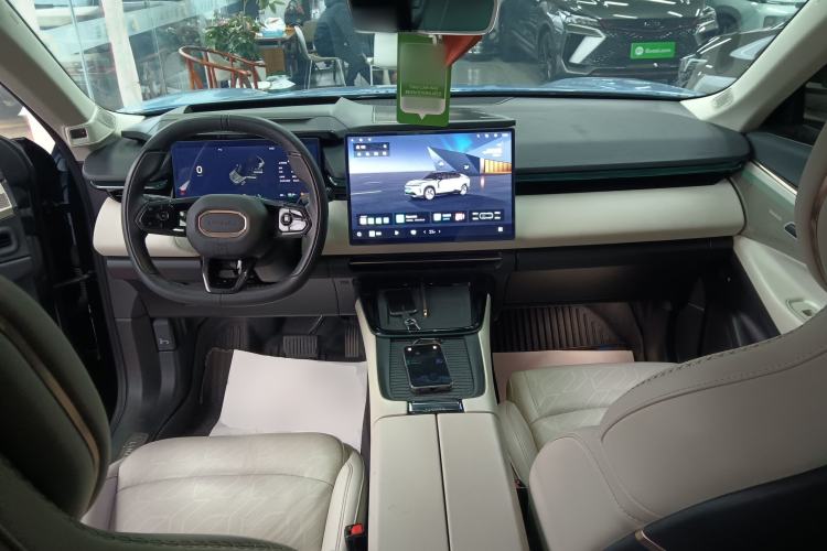 Used Lynk & Co 08 EM-P 2023 220km All-Wheel-Drive Performance Halo Interior 2