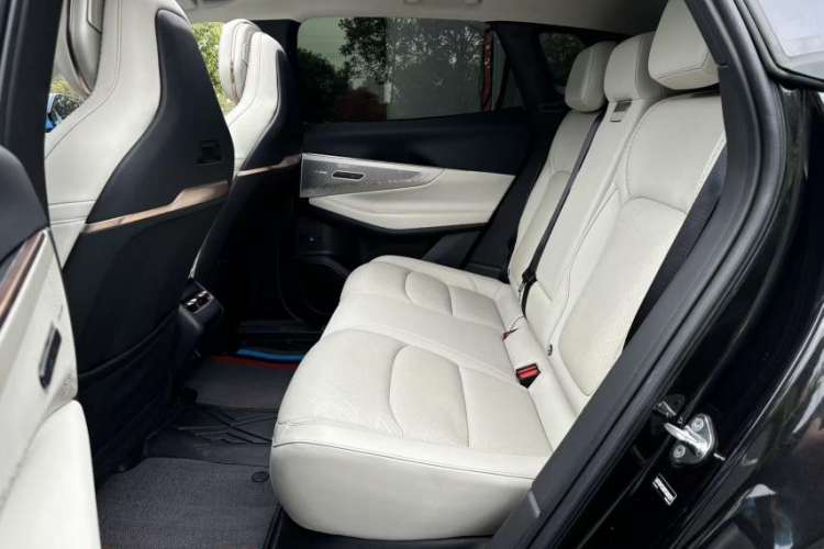 Used Lynk & Co 08 EM-P 2023 220km All-Wheel-Drive Performance Halo Interior 2