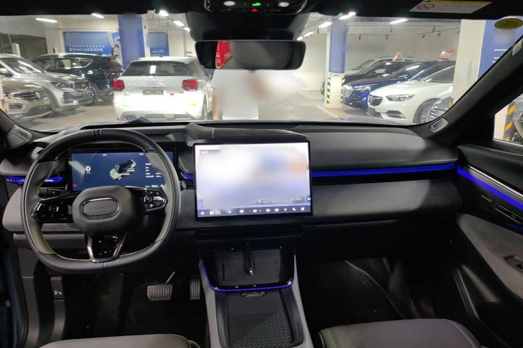 Used Lynk & Co 08 EM-P 2023 220km All-Wheel-Drive Performance Halo Interior 3