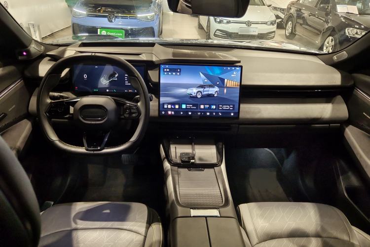 Used Lynk & Co 08 EM-P 2023 220km All-Wheel-Drive Performance Halo Interior 6