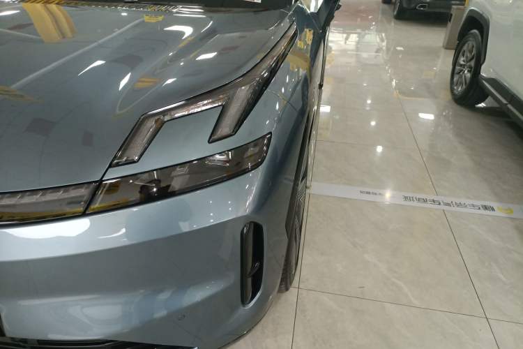 Used Lynk & Co 08 EM-P 2023 220km All-Wheel-Drive Performance Halo Left Front Headlight