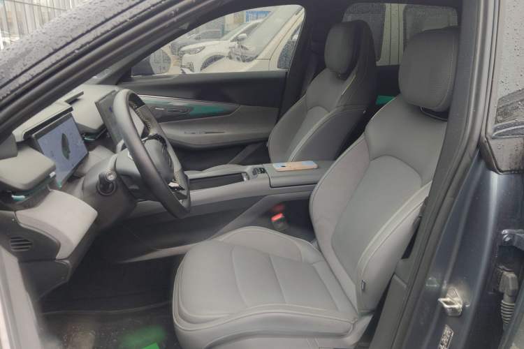Used Lynk & Co 08 EM-P 2023 220km All-Wheel-Drive Performance Halo Left Front Seat
