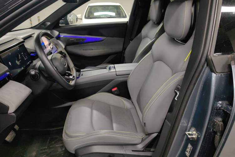 Used Lynk & Co 08 EM-P 2023 220km All-Wheel-Drive Performance Halo Left Front Seat
