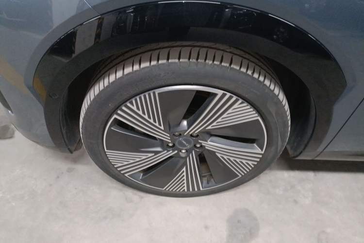 Used Lynk & Co 08 EM-P 2023 220 km Limited-Time Edition Left Front Wheel Hub