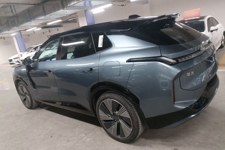 Used Lynk & Co 08 EM-P 2023 220 km Limited-Time Edition Left Side