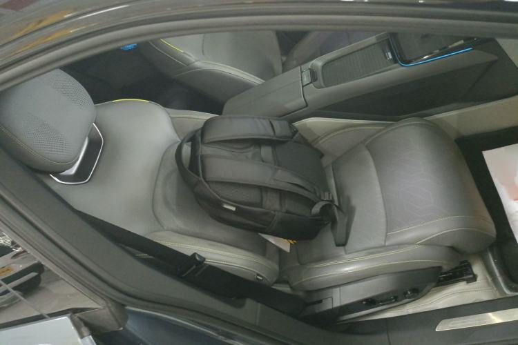 Used Lynk & Co 08 EM-P 2023 220km All-Wheel-Drive Performance Halo Right Front Seat