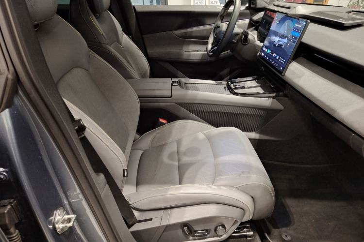 Used Lynk & Co 08 EM-P 2023 220km All-Wheel-Drive Performance Halo Right Front Seat