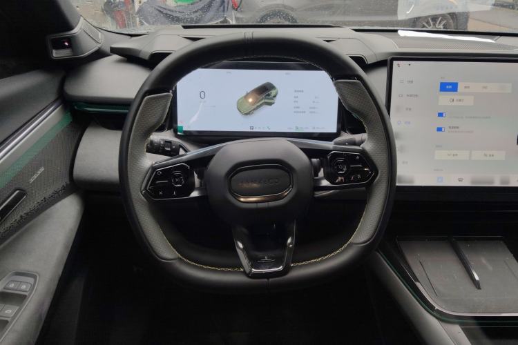 Used Lynk & Co 08 EM-P 2023 220km All-Wheel-Drive Performance Halo Steering Wheel