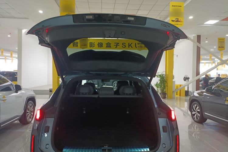 Used Lynk & Co 08 EM-P 2023 220km All-Wheel-Drive Performance Halo Trunk