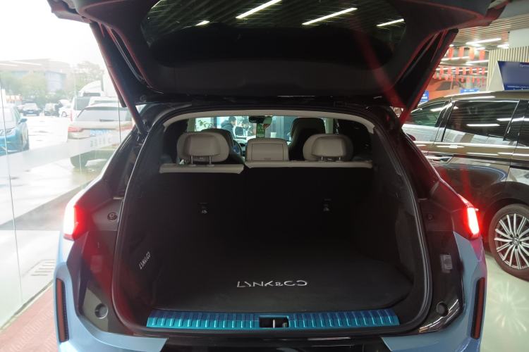 Used Lynk & Co 08 EM-P 2023 220km All-Wheel-Drive Performance Halo Trunk