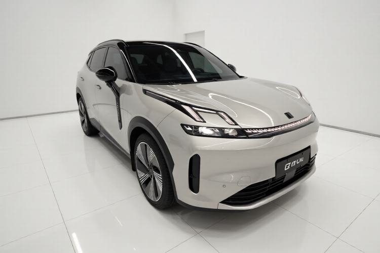 Used Lynk & Co 08 EM-P 2023 220km All-Wheel-Drive Performance Halo Exterior 1