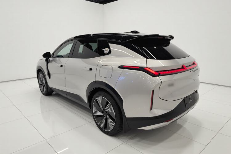 Used Lynk & Co 08 EM-P 2023 220km All-Wheel-Drive Performance Halo Exterior 2