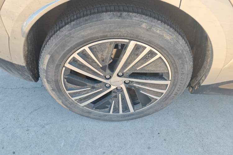 Used Lynk & Co 08 EM-P 2023 120km Long-Range Halo Exterior 4