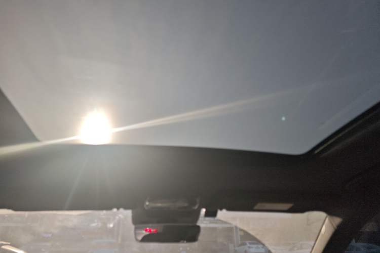 Used Lynk & Co 08 EM-P 2023 120km Long-Range Halo Headliner