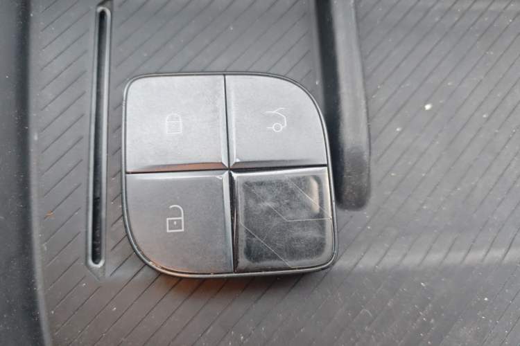 Used Lynk & Co 08 EM-P 2023 120km Long-Range Halo Interior 1