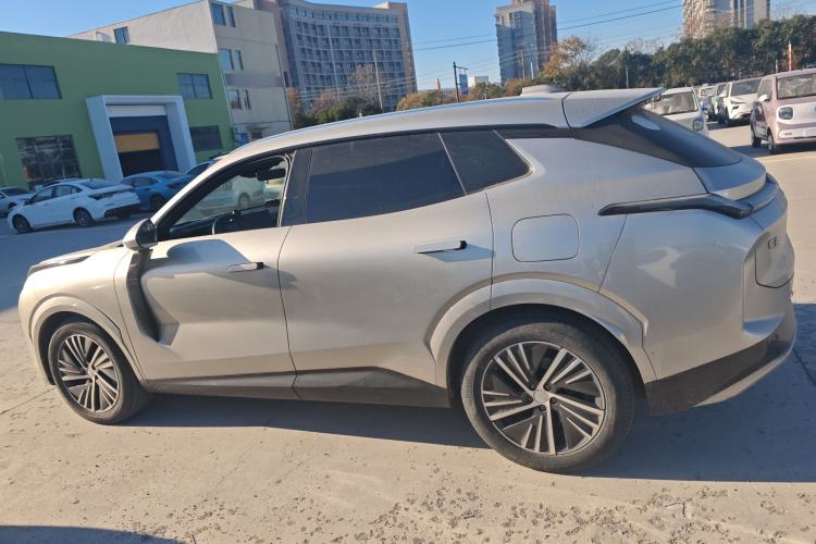 Used Lynk & Co 08 EM-P 2023 120km Long-Range Halo Left Side