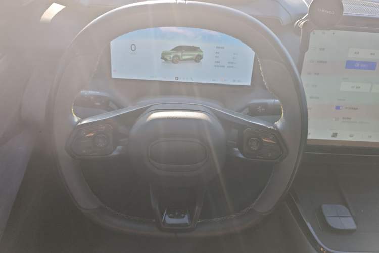 Used Lynk & Co 08 EM-P 2023 120km Long-Range Halo Steering Wheel