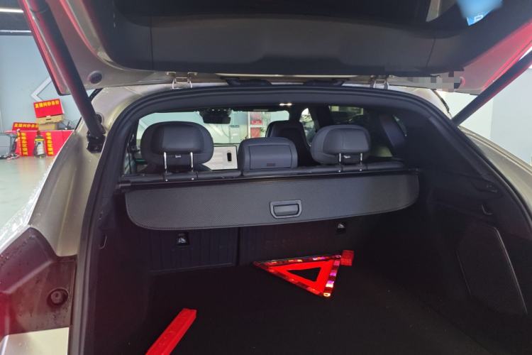 Used Lynk & Co 08 EM-P 2023 220km All-Wheel-Drive Performance Halo Trunk
