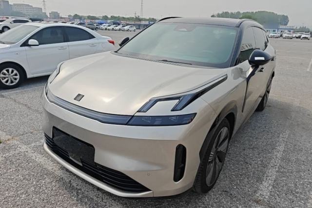 Used Lynk & Co 08 EM-P 2023 120km Long-Range Halo