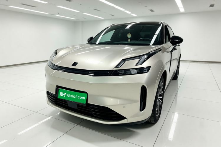 Lynk & Co 08 EM-P 2023 120km Long-Range Pro