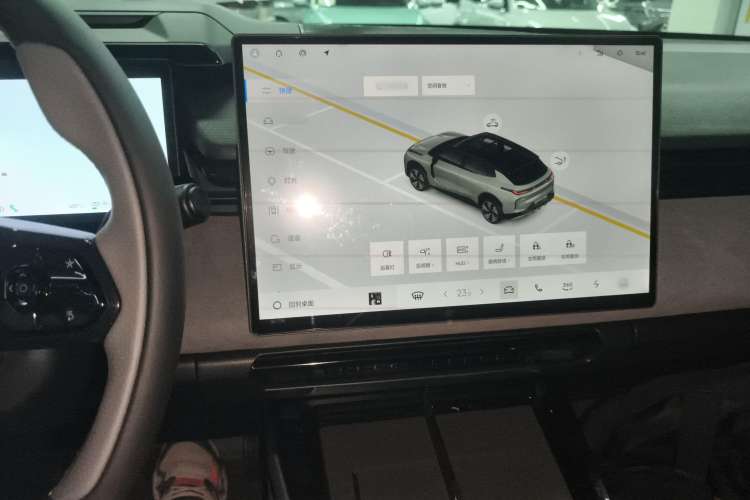 Used Lynk & Co 08 EM-P 2023 120km Long-Range Halo Audio And AC Panel