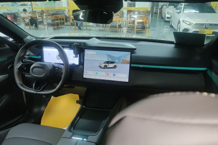 Used Lynk & Co 08 EM-P 2023 245km Ultra-Long Range Halo Center Console
