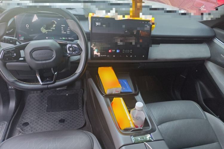 Used Lynk & Co 08 EM-P 2023 120km Long-Range Halo Center Console