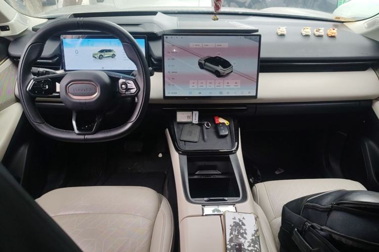 Used Lynk & Co 08 EM-P 2023 245km Ultra-Long Range Halo Center Console