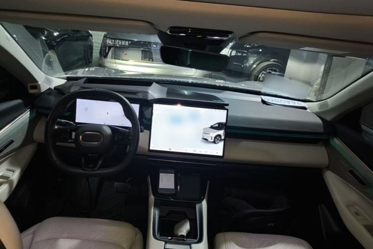 Used Lynk & Co 08 EM-P 2023 245km Ultra-Long Range Halo Center Console