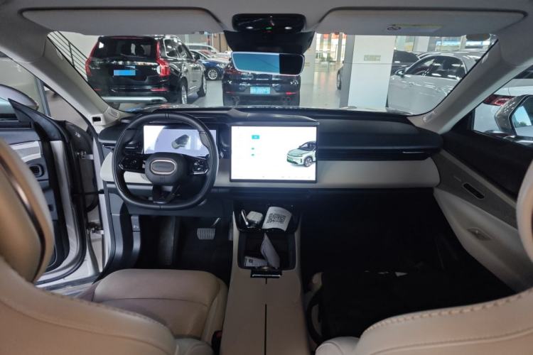 Used Lynk & Co 08 EM-P 2023 245km Ultra-Long Range Halo Center Console