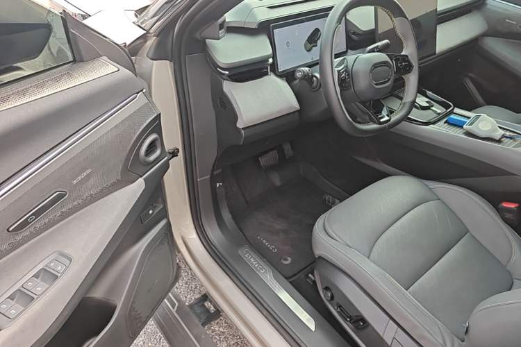 Used Lynk & Co 08 EM-P 2023 120km Long-Range Halo Driver Seat