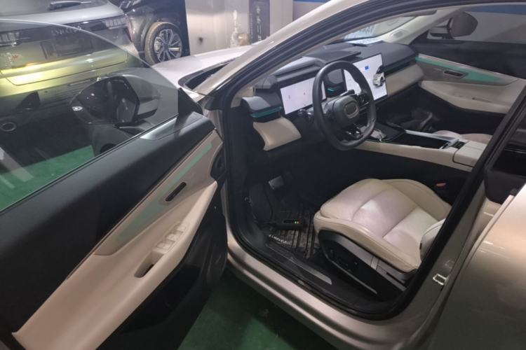 Used Lynk & Co 08 EM-P 2023 245km Ultra-Long Range Halo Driver Seat