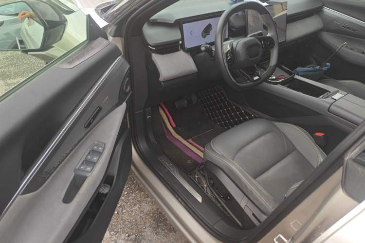 Used Lynk & Co 08 EM-P 2023 120km Long-Range Pro Driver Seat