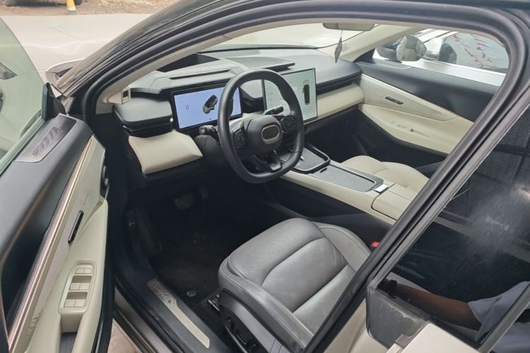 Used Lynk & Co 08 EM-P 2023 220km All-Wheel-Drive Performance Halo Driver Seat