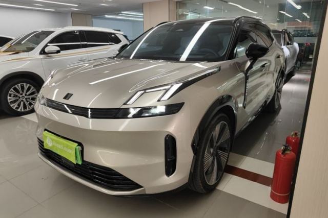 Używany Lynk & Co 08 EM-P 2023 220km All-Wheel-Drive Performance Halo