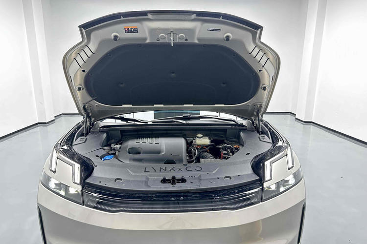 Used Lynk & Co 08 EM-P 2023 120km Long-Range Halo Engine Bay
