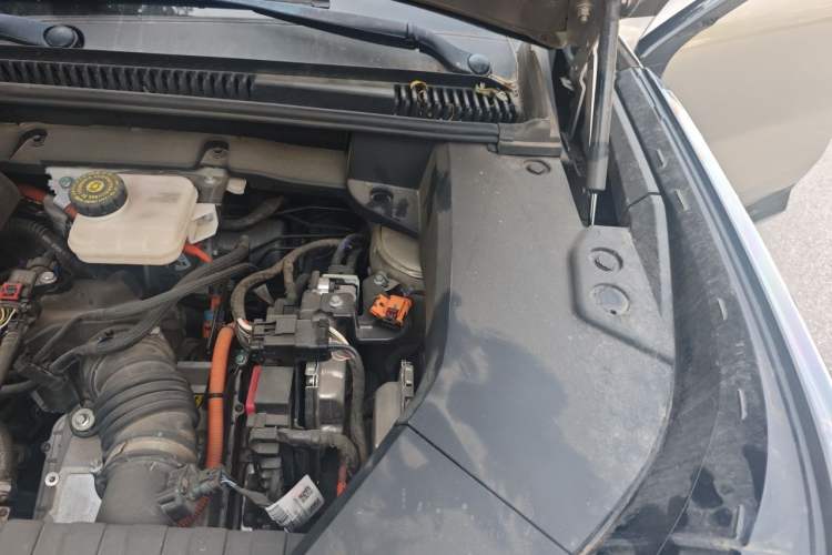 Used Lynk & Co 08 EM-P 2023 120km Long-Range Halo Engine Bay Left