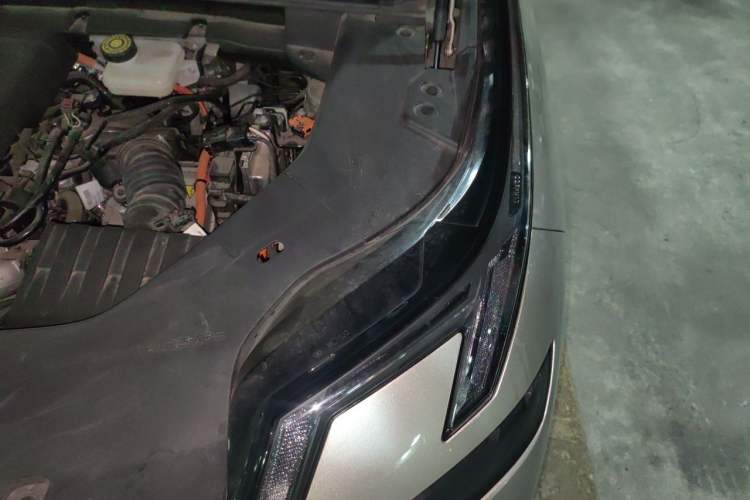 Used Lynk & Co 08 EM-P 2023 120km Long-Range Halo Engine Bay Left
