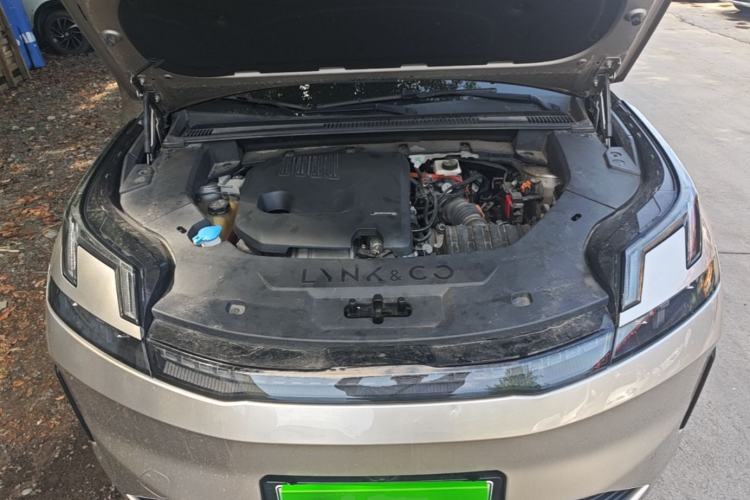Used Lynk & Co 08 EM-P 2023 220km All-Wheel-Drive Performance Halo Engine Bay