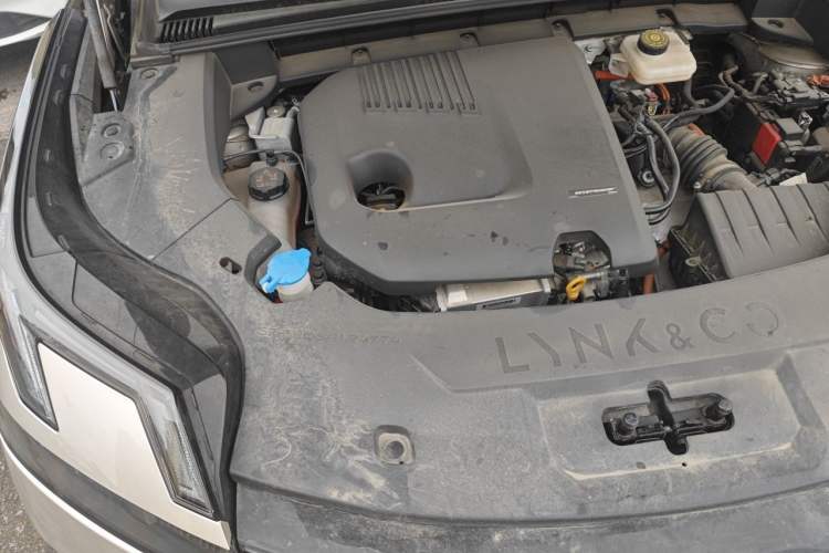 Used Lynk & Co 08 EM-P 2023 120km Long-Range Pro Engine Bay Right