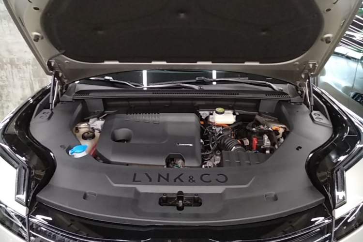 Used Lynk & Co 08 EM-P 2023 245km Ultra-Long Range Halo Engine Bay