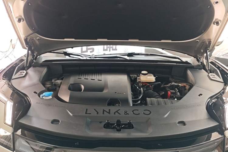Used Lynk & Co 08 EM-P 2023 120km Long-Range Pro Engine Bay