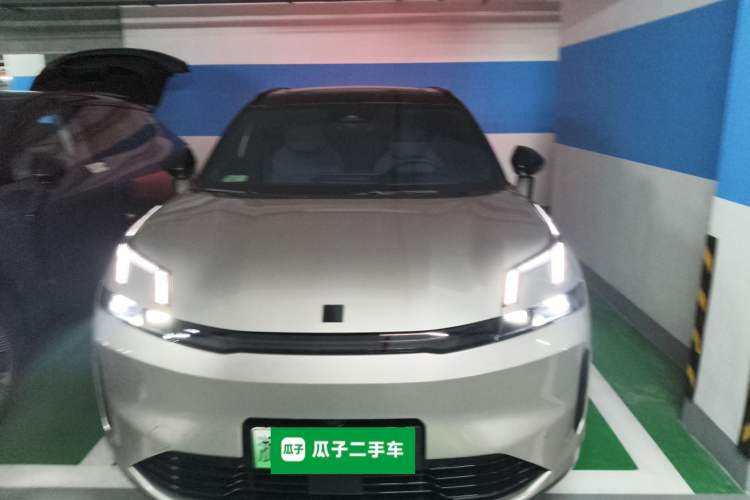 Used Lynk & Co 08 EM-P 2023 120km Long-Range Halo Exterior 1