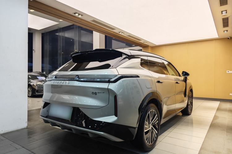 Used Lynk & Co 08 EM-P 2023 120km Long-Range Halo Exterior 10