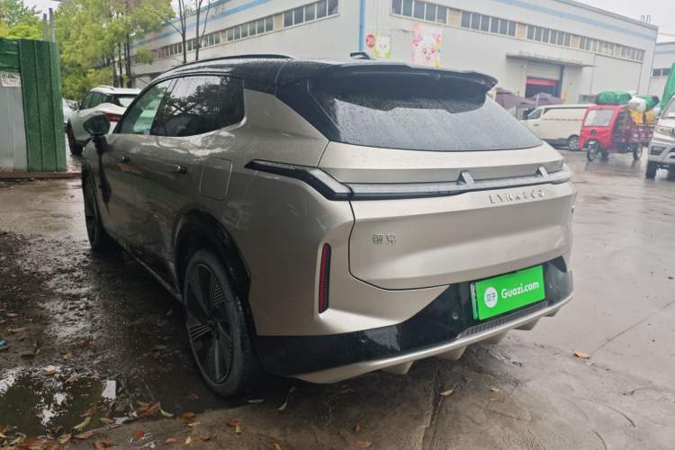 Used Lynk & Co 08 EM-P 2023 220km All-Wheel-Drive Performance Halo Exterior 2