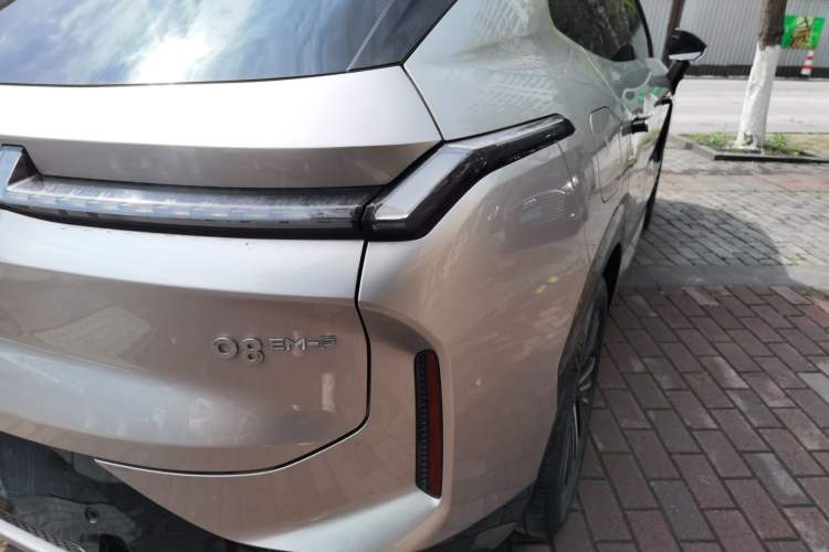 Used Lynk & Co 08 EM-P 2023 120km Long-Range Halo Exterior 3