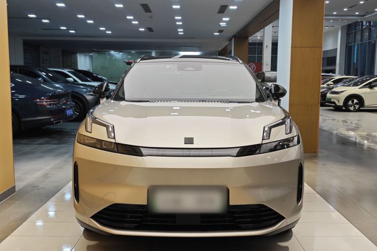 Used Lynk & Co 08 EM-P 2023 120km Long-Range Halo Exterior 3