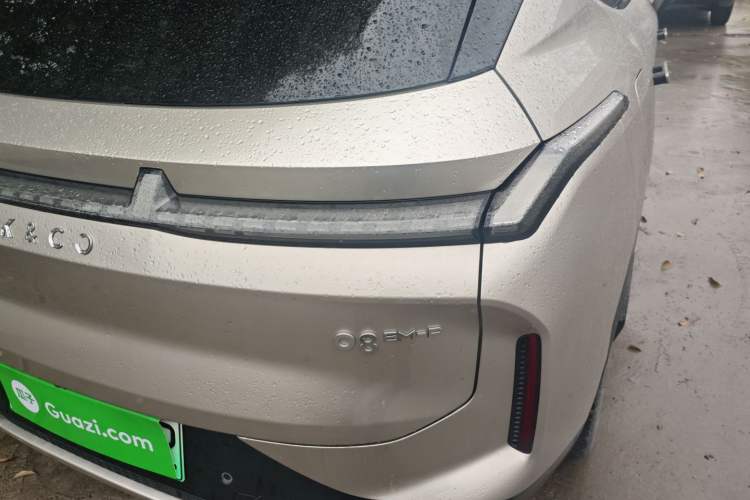 Used Lynk & Co 08 EM-P 2023 220km All-Wheel-Drive Performance Halo Exterior 3